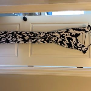 Black and white Chicos belted romper- GUC